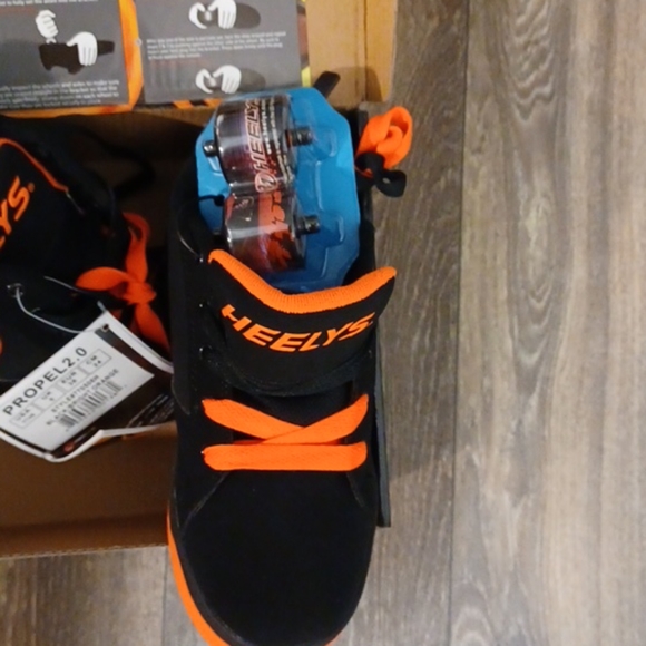 Shoes - Picture 2 of 3